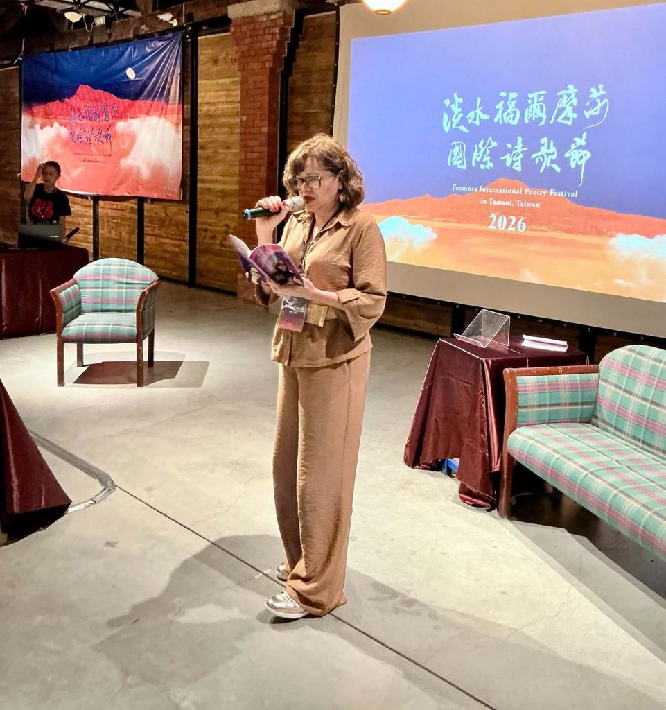 Poeta chihuahuense Reina Castro destaca en el Festival de Poesía de Taiwán