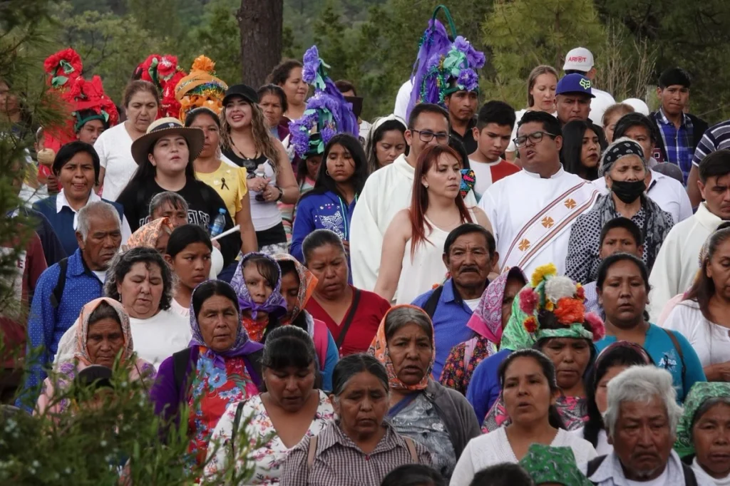 Rarámuris refrendan denuncia ante la CIDH por impactos del proyecto Barrancas del Cobre